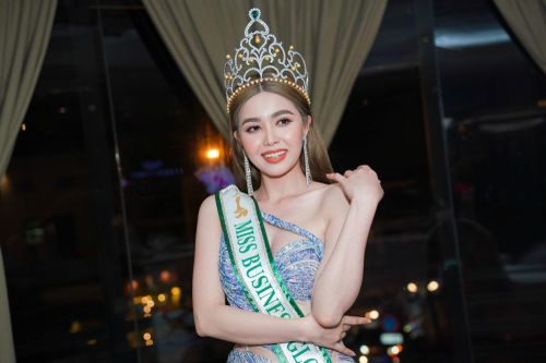 Thêm thông tin vụ 'vương miện 3 tỷ đồng không có kim cương thật'