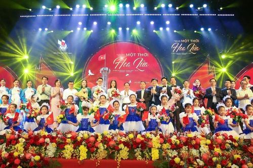 Âm vang bản hùng ca 'Một thời hoa lửa'