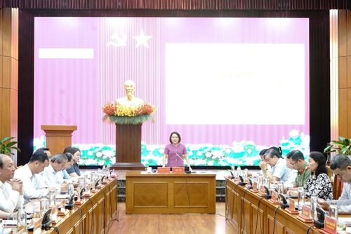 Đổi mới, nâng cao hiệu quả bảo vệ nền tảng tư tưởng của Đảng trong tình hình mới