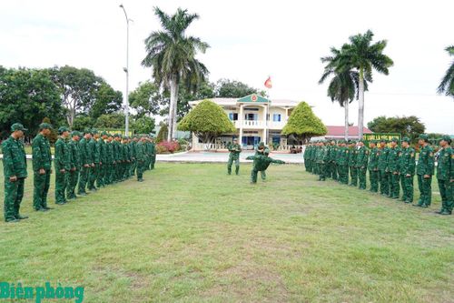 Nâng cao chất lượng huấn luyện, khả năng sẵn sàng chiến đấu trong mọi tình huống