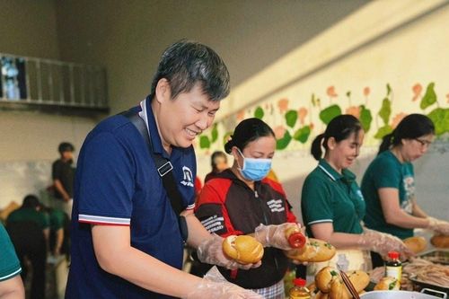 TikToker chung tay xây dựng mô hình 'Bếp cơm 0 đồng' ở An Phước, Đồng Nai