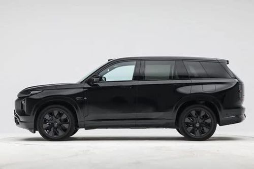 SUV hạng D động cơ PHEV, trang bị tiên tiến, giá gần 600 triệu đồng