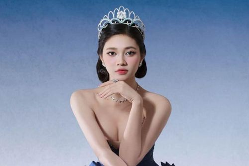 Á hậu Minh Kiên kỷ niệm cột mốc 3 năm đăng quang