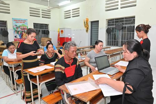 Tăng tốc hoàn thành cơ sở dữ liệu đất đai: Xuyên ngày đêm thu thập dữ liệu