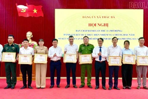 Xã Thác Bà khen thưởng 24 tập thể và 49 cá nhân có thành tích xuất sắc trong các phong trào thi đua