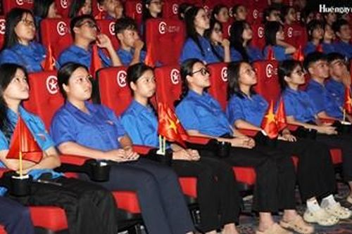 Chiếu phim lịch sử, khơi dậy lòng yêu nước trong thế hệ trẻ