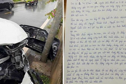 Mất lái giữa mưa lớn, nữ tài xế nhận được sự giúp đỡ ấm lòng