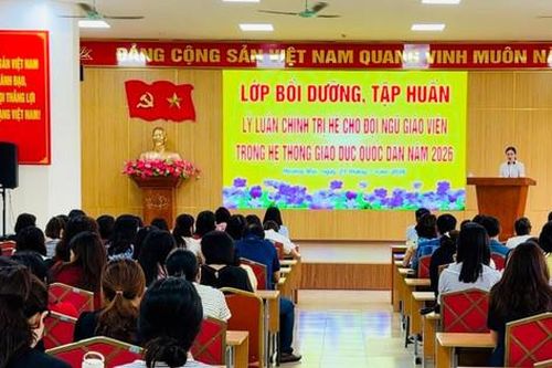 Quán triệt các nghị quyết mới, vận dụng sáng tạo vào dạy học