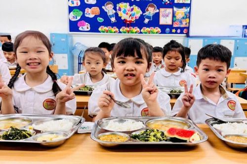 Năm học 2026 - 2027, UBND phường, xã sẽ lựa chọn, ký hợp đồng với đơn vị cung cấp bữa ăn bán trú