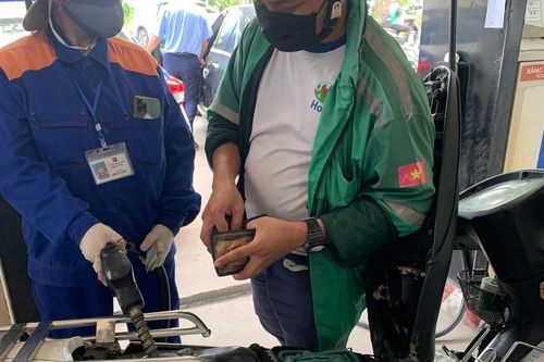 Giá xăng dầu tiếp tục điều chỉnh tăng, dầu diesel tăng hơn 2.000 đồng/lít