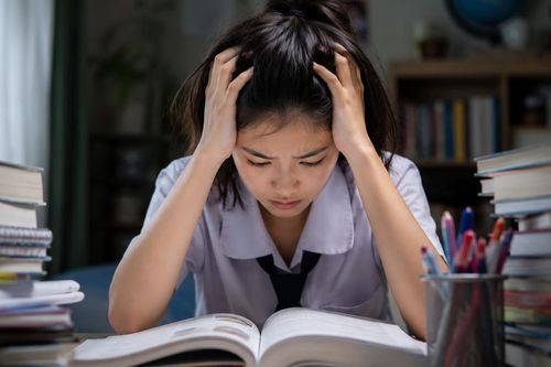 Áp lực học tập ảnh hưởng đến sức khỏe tâm thần học sinh như thế nào?