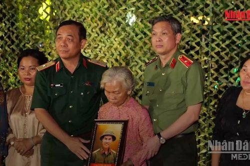 [Video] Xúc động khoảnh khắc tái hiện cuộc đoàn viên của liệt sĩ Huỳnh Văn Quên sau gần 60 năm