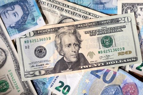 Tỷ giá USD hôm nay (24-7): Đồng USD lập đỉnh 40 năm so với đồng yên
