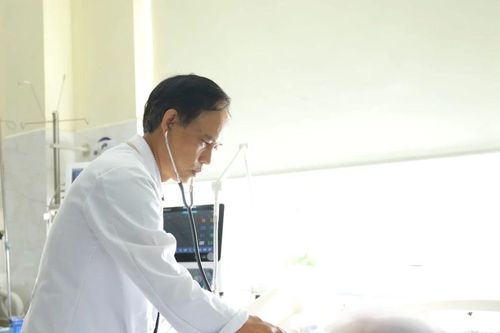 Ngộ độc rượu nguy hiểm: Cảnh báo từ các ca cấp cứu tại bệnh viện