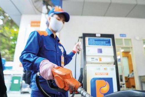Xử lý nghiêm cửa hàng xăng dầu găm hàng, bán nhỏ giọt, tự ý ngừng bán