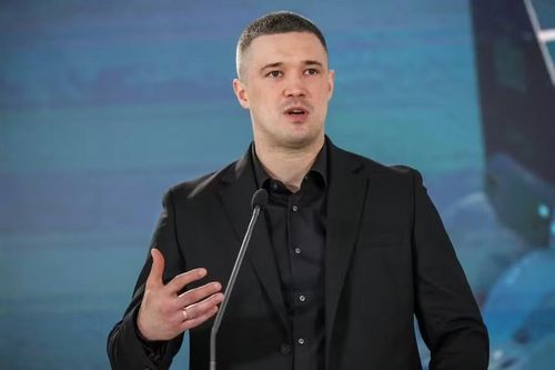 Khăng khăng đòi ghế cũ, cựu Bộ trưởng Quốc phòng Ukraine đẩy Tổng thống Zelensky vào thế khó