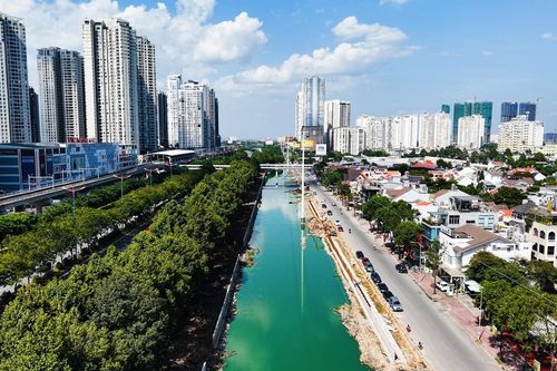 Người dân phấn khởi vì rạch ngập rác ở TPHCM dần 'hồi sinh'