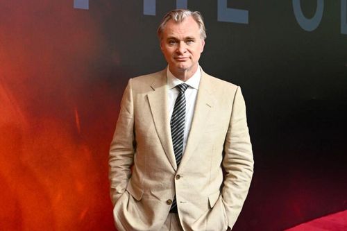 Christopher Nolan cấm tuyệt đối một món đồ trên phim trường, nữ diễn viên Anne Hathaway từng bị nhắc nhở