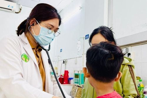 Bữa ăn an toàn: Đừng để vừa ăn vừa lo - Bài 2: Thận trọng về bữa ăn ngoài bếp gia đình