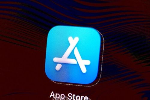 Xu hướng Vibe Coding trên App Store: Lập trình bằng AI và bài toán kiểm duyệt của Apple