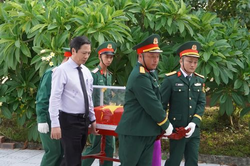 Xã Hiếu Giang tổ chức lễ truy điệu và an táng hài cốt liệt sĩ