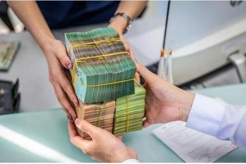 Vợ có được rút tiền trong sổ tiết kiệm đứng tên chồng?