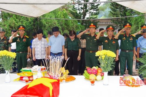 Bộ Chỉ huy Quân sự tỉnh cất bốc, truy điệu và an táng hài cốt liệt sĩ tại xã Phục Hòa
