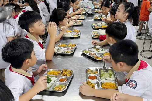 Từ năm học 2026 - 2027: Hà Nội siết chặt bữa ăn bán trú, đổi mới quy trình chọn nhà cung cấp