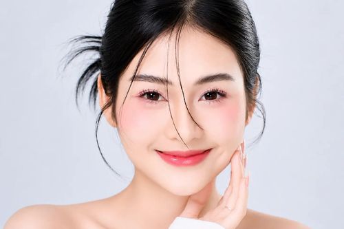 Makeup 'vô hình' đang lên ngôi: 6 bí quyết để ai cũng nghĩ bạn đẹp tự nhiên