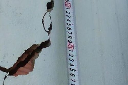 Ghi nhận 15 hộ dân bị nứt nhà, nghi ảnh hưởng do thi công chung cư Bình An Đông Tây