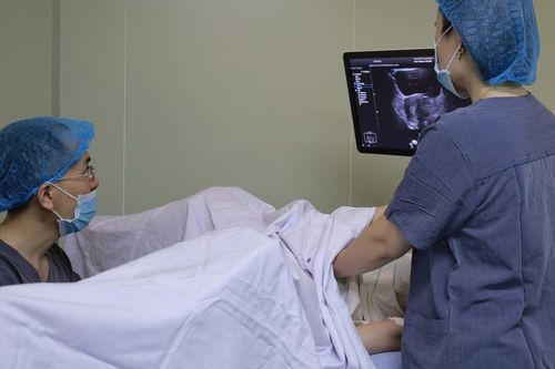 Thụ tinh trong ống nghiệm thành công cho người bệnh xuất tinh ngược dòng