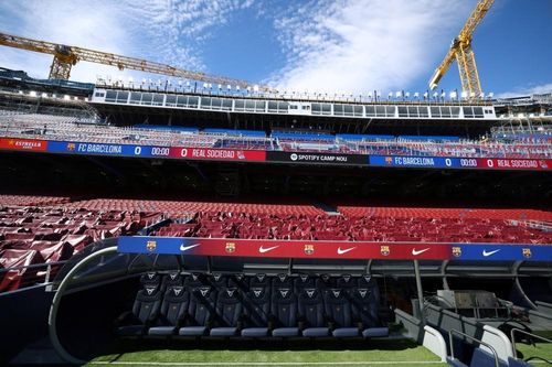 Tai nạn chết người trong lúc nâng cấp sân Camp Nou