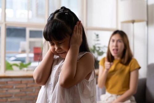 Thay vì sửa một đứa trẻ, hãy học cách hiểu một con người đang lớn lên