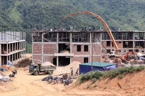 Nghệ An quyết tâm đưa các hạng mục ưu tiên của trường phổ thông nội trú liên cấp vào sử dụng trước ngày 30/8