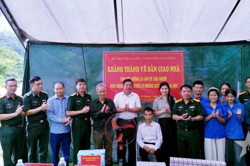 Lai Châu: Bàn giao nhà ở tặng gia đình chính sách