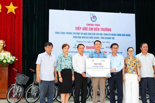 Hội Nhà báo Việt Nam tiếp sức học sinh nghèo ở Quảng Trị