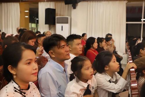 Tôn vinh những mái ấm gìn giữ giá trị gia đình Việt