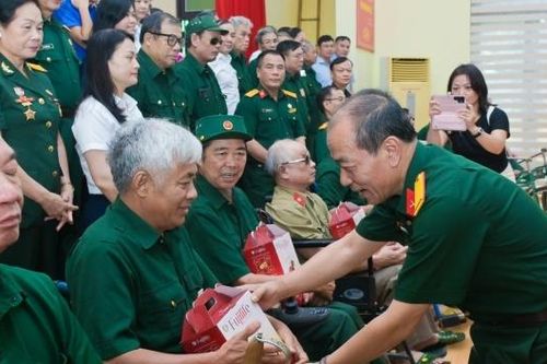 [VIDEO] Petrovietnam tri ân thương, bệnh binh tại Trung tâm Điều dưỡng người có công tỉnh Phú Thọ