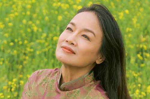Diễn viên Tú Oanh U60 xin nghỉ hưu sớm, làm nông dân ở mảnh vườn 3.000m2
