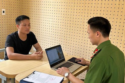 Thuê 4 xe ô tô mang đi cầm cố, bán lấy tiền tiêu xài