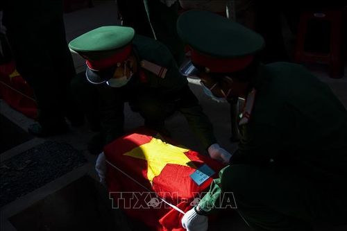 Phát hiện phần mộ và vị trí nghi mộ tập thể liệt sĩ Việt Nam hy sinh ở khu vực biên giới Việt Nam - Lào