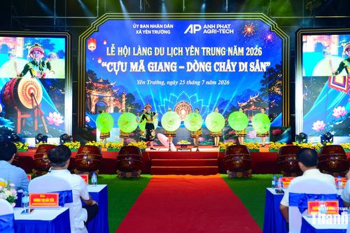Yên Trung khai hội, đón nhận giải thưởng 'Làng du lịch cộng đồng tốt nhất năm'