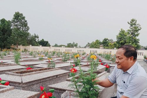Xã Quế Sơn Trung ra mắt mô hình 'Trồng hoa tri ân các anh hùng liệt sĩ'