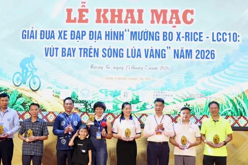 Xã Mường Bo khai mạc Giải đua xe đạp địa hình 'Mường Bo X-Rice-LCC10: Vút bay trên sóng lúa vàng'