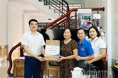 TYM Chi nhánh Việt Trì, Phú Thọ tặng quà gia đình chính sách nhân kỷ niệm Ngày Thương binh - Liệt sĩ 27/7