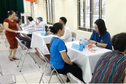 Phường Cầu Giấy đưa chăm sóc sức khỏe đến gần người dân