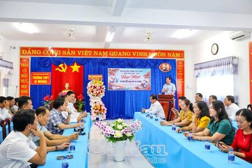Ấm áp nghĩa tình thầy trò, lan tỏa truyền thống hiếu học