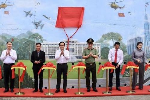 Công an TPHCM: Khánh thành công trình bích họa Việt Nam tươi đẹp thứ 22 – Bản hùng ca của 34 tỉnh, thành