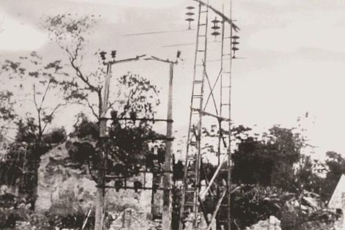 Những câu chuyện không thể quên về 'chiếc cột điện thang tre 35kV'