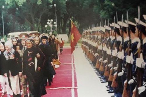 Ghi nhớ công ơn các Bà mẹ Việt Nam Anh hùng